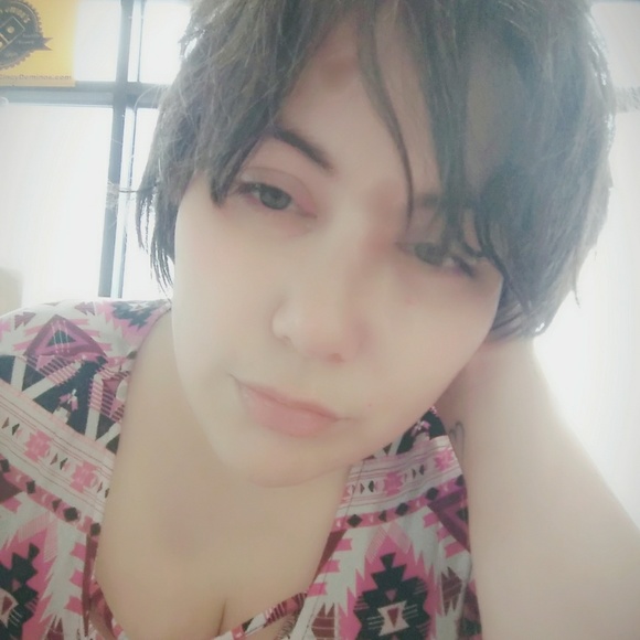 Meet your Posher, Gabrielle - Picture 1 of 1